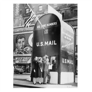 512px-Times_Square_giant_mailbox_NYWTS_square